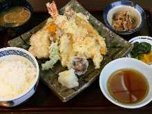 天婦羅拼盤定食 天婦羅拼盤定食