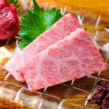【神戶牛肉特色菜】烤生魚片、大理石花紋