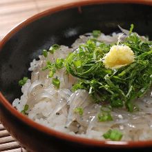 吻仔魚蓋飯