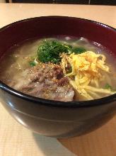 牛尾拉麵