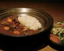 燒肉店自製牛舌咖喱