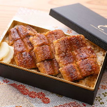 【特上/鰻魚便當】中部九切