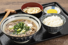 日式五花牛肉湯