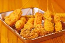 魷魚、紹熏腸、煎蛋卷、香菇、青椒、茗荷、夏南瓜、白蔥、小番茄、西蘭花、香蕉、蘋果 魷魚、紹熏腸、煎蛋卷、香菇、青椒、茗荷、夏南瓜、白蔥、小番茄、西蘭花、香蕉、蘋果