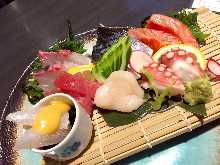 生魚片拼盤