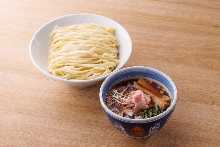  醬油沾麵
