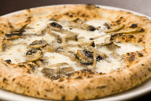 四種蘑菇的披薩
