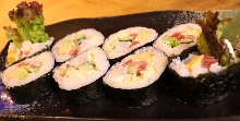 海鮮沙拉捲壽司