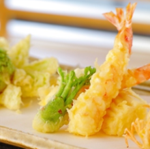 鮮蝦與當季蔬菜天婦羅拼盤