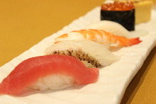 5,000日圓套餐 (8道菜) 5,000日圓套餐 (8道菜)