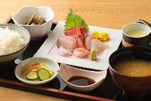 生魚片套餐