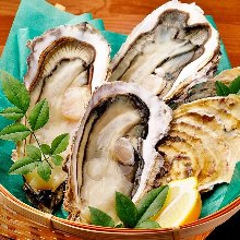 生牡蠣或烤牡蠣